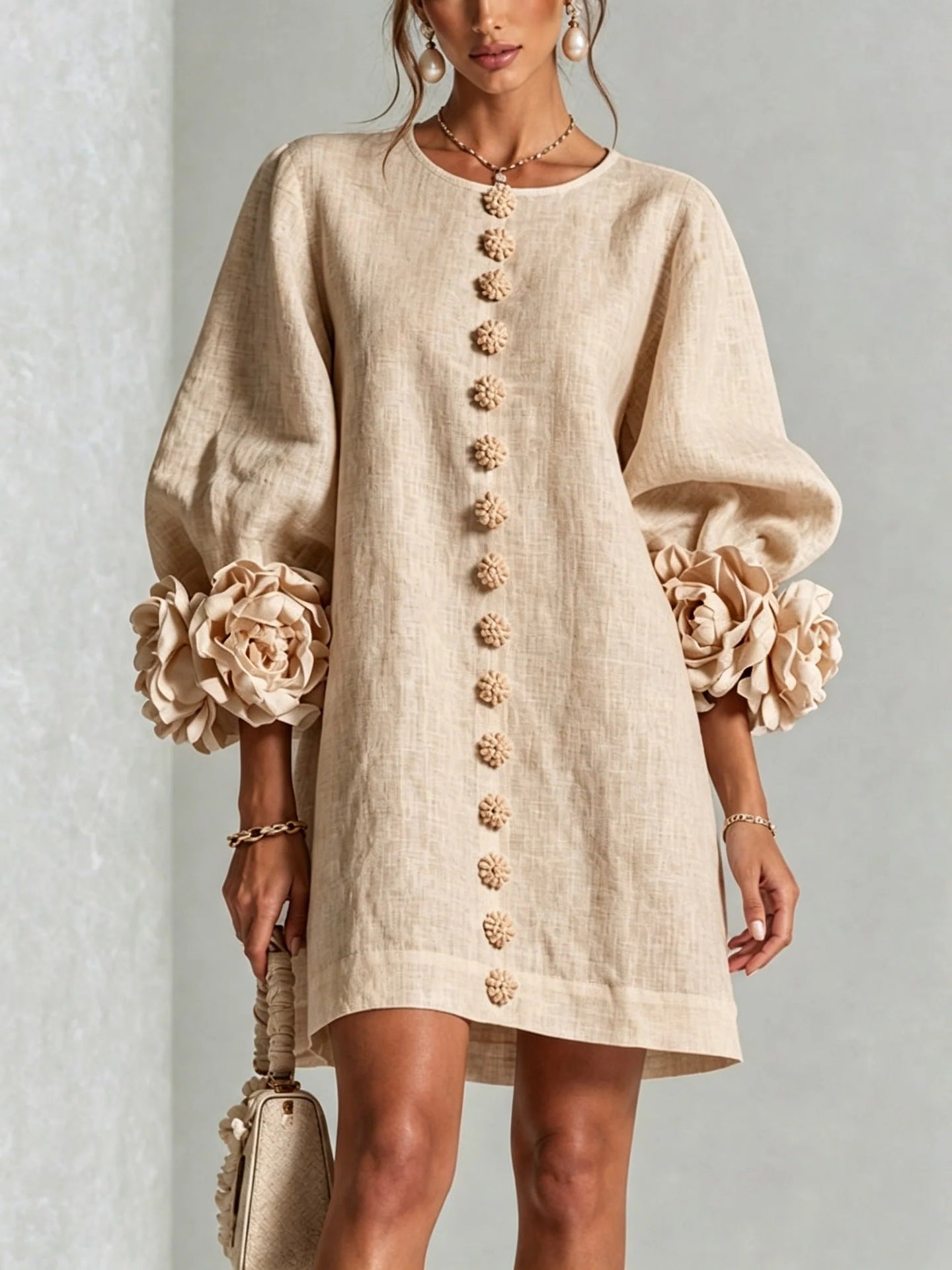 Vestido floral con mangas farol y cuello redondo