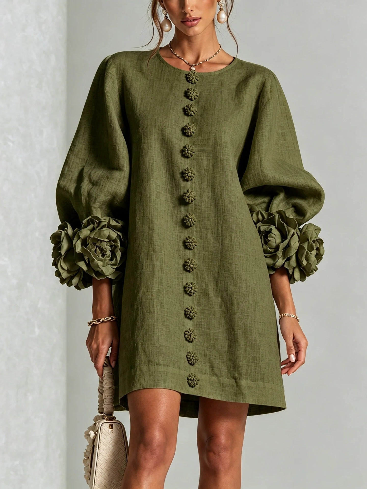 Vestido floral con mangas farol y cuello redondo