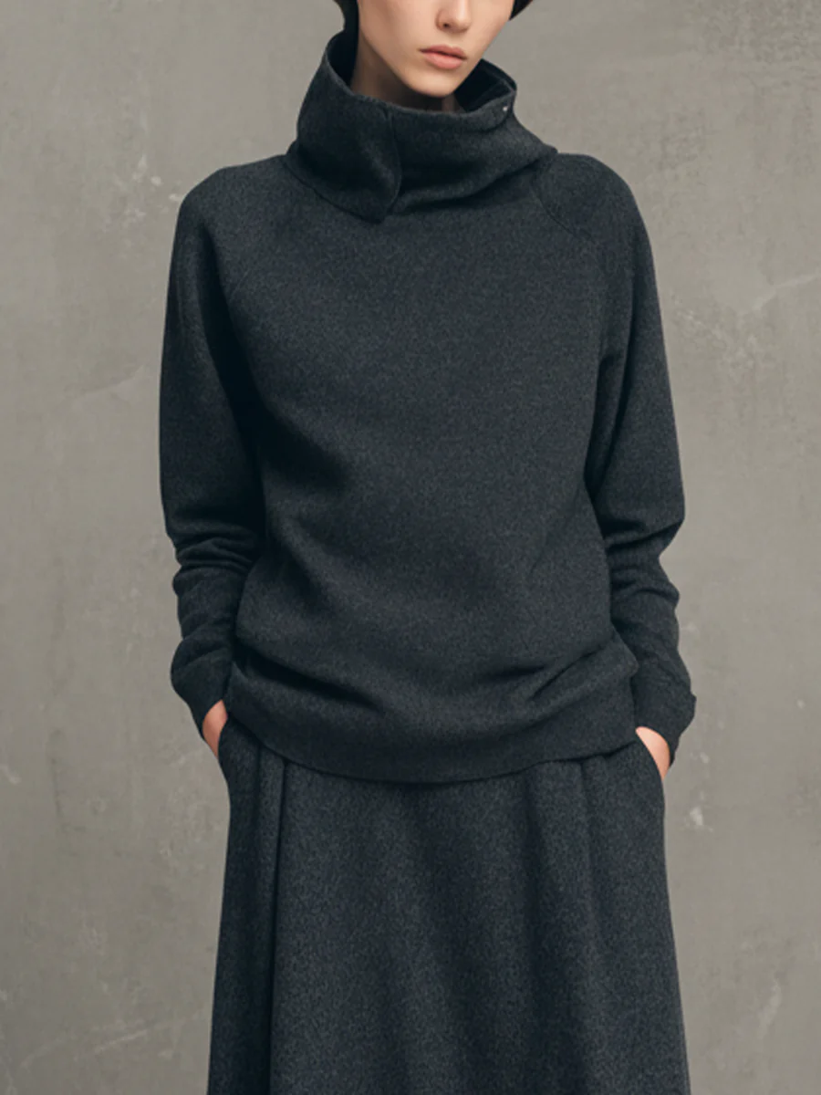 Conjunto Gris Carbón de Top Cuello Alto y Falda Larga Acampanada