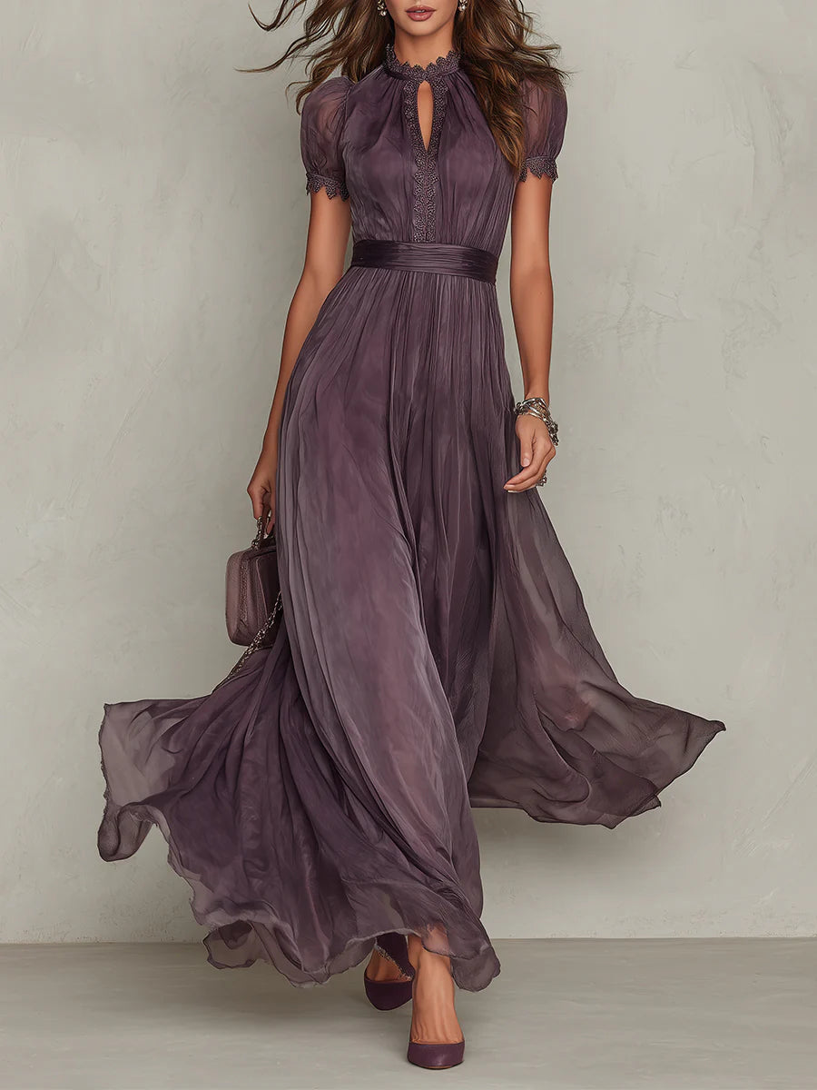 Flavia • Vestido largo violeta con escote de gota y borde de encaje en chiffon