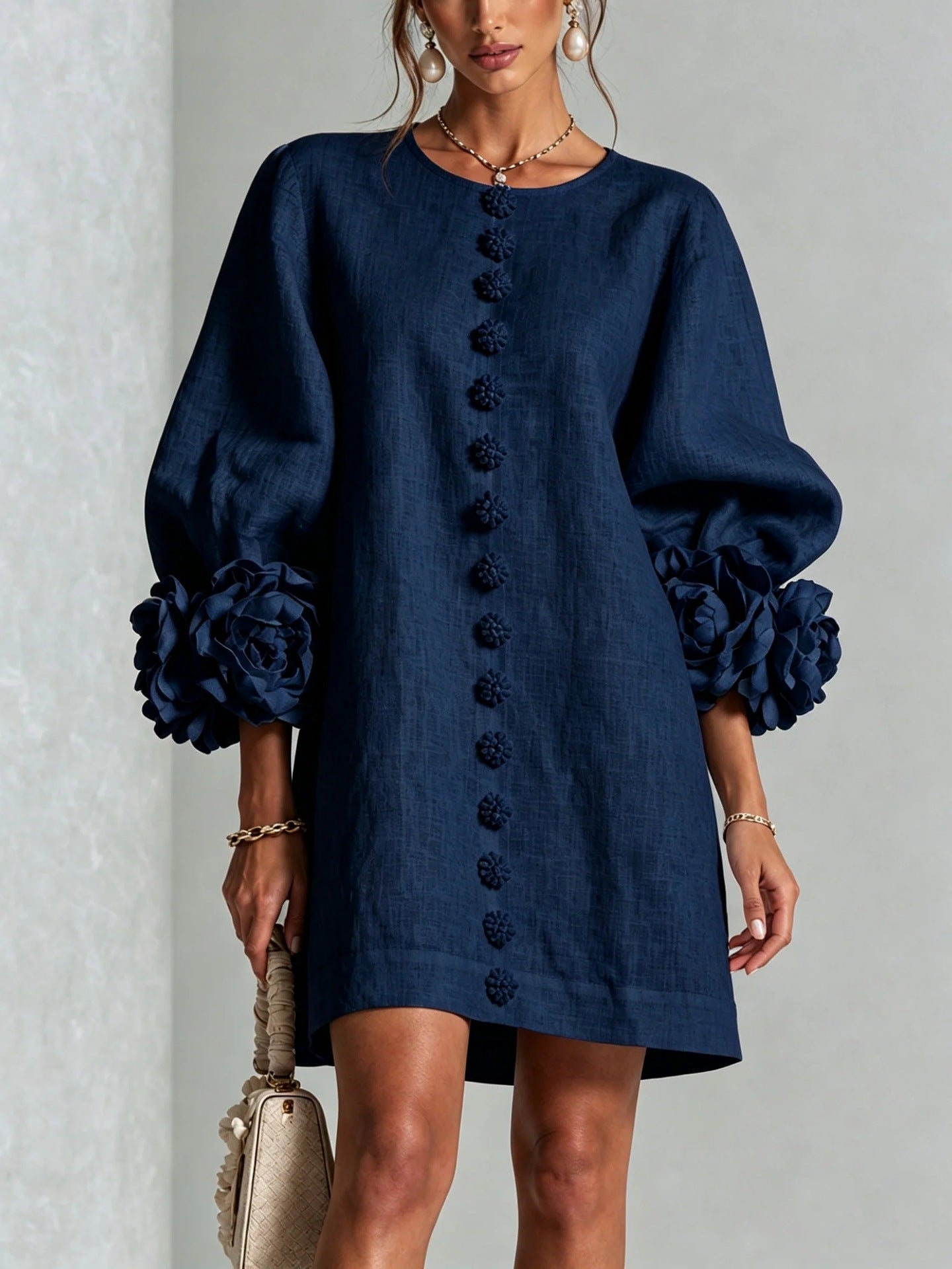 Vestido floral con mangas farol y cuello redondo